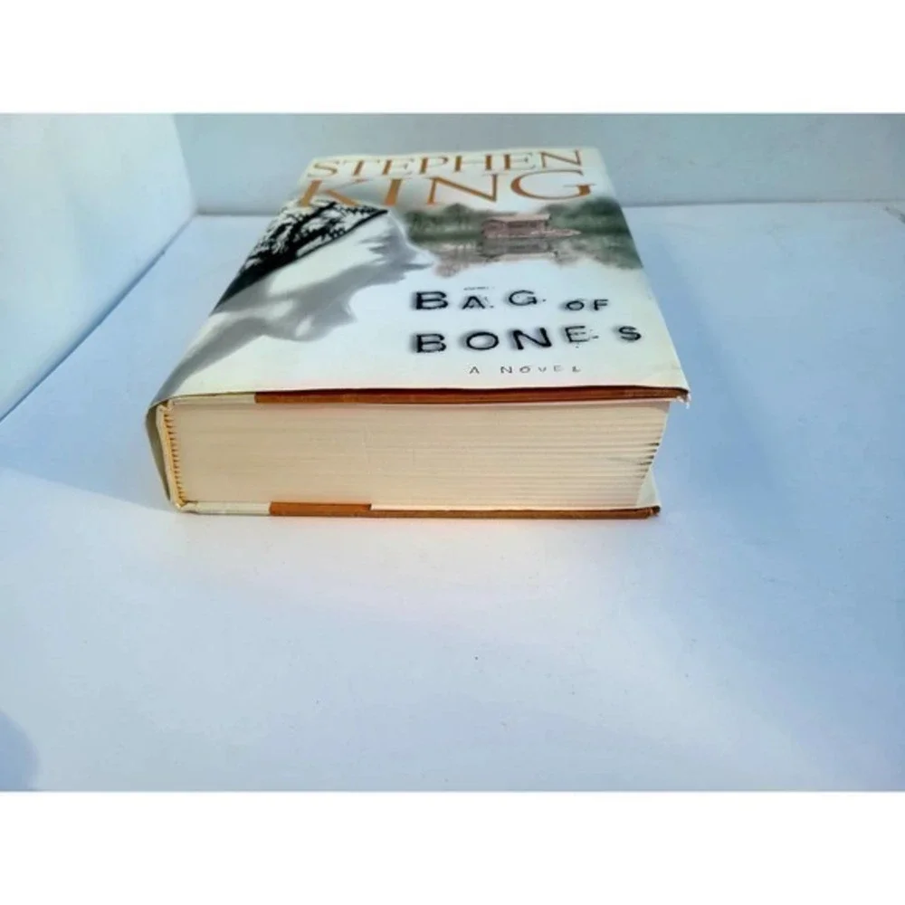 Bag of Bones, Stephen King, Published by Scribner,‎ 1998 First Edition Book